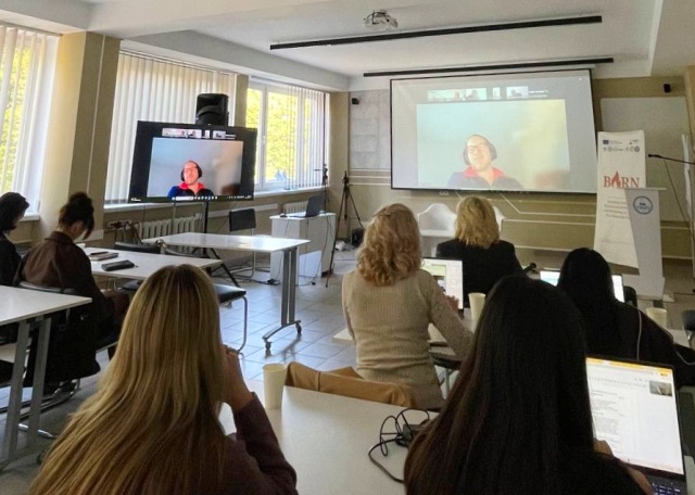 Підсумкове обговорення із менеджером команди Міжнародного психоаналітичного університету Берліна Ларсом Кухінке (Lars Kuchinke)